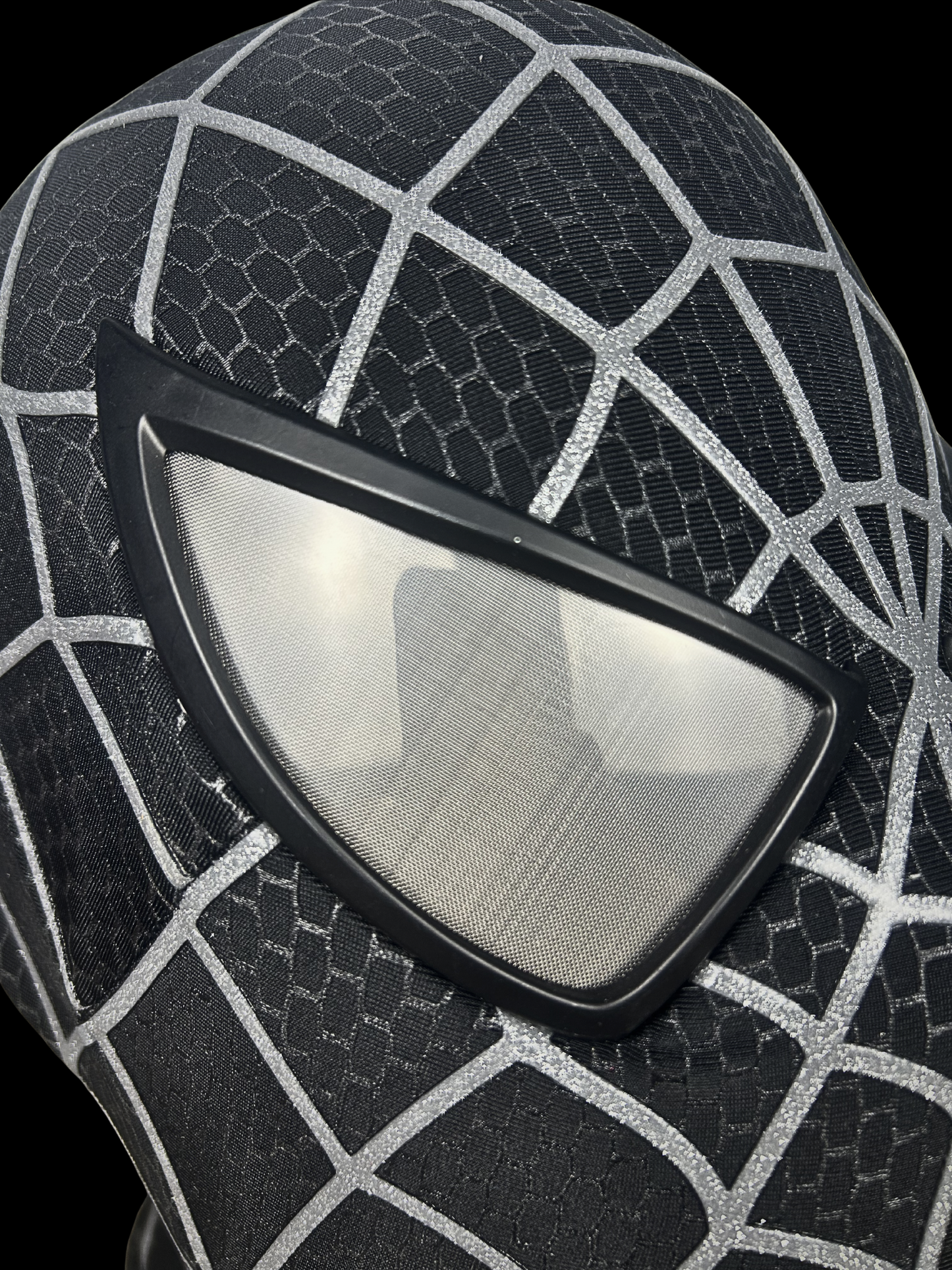 SpideyJunky™ Tobey Maguire Venom Mask