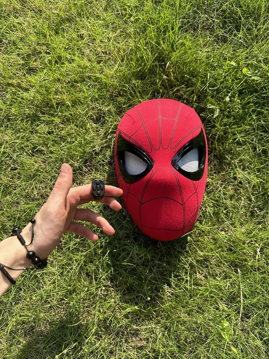 Spidey Junky™ Homecoming Blinking Spidey Mask